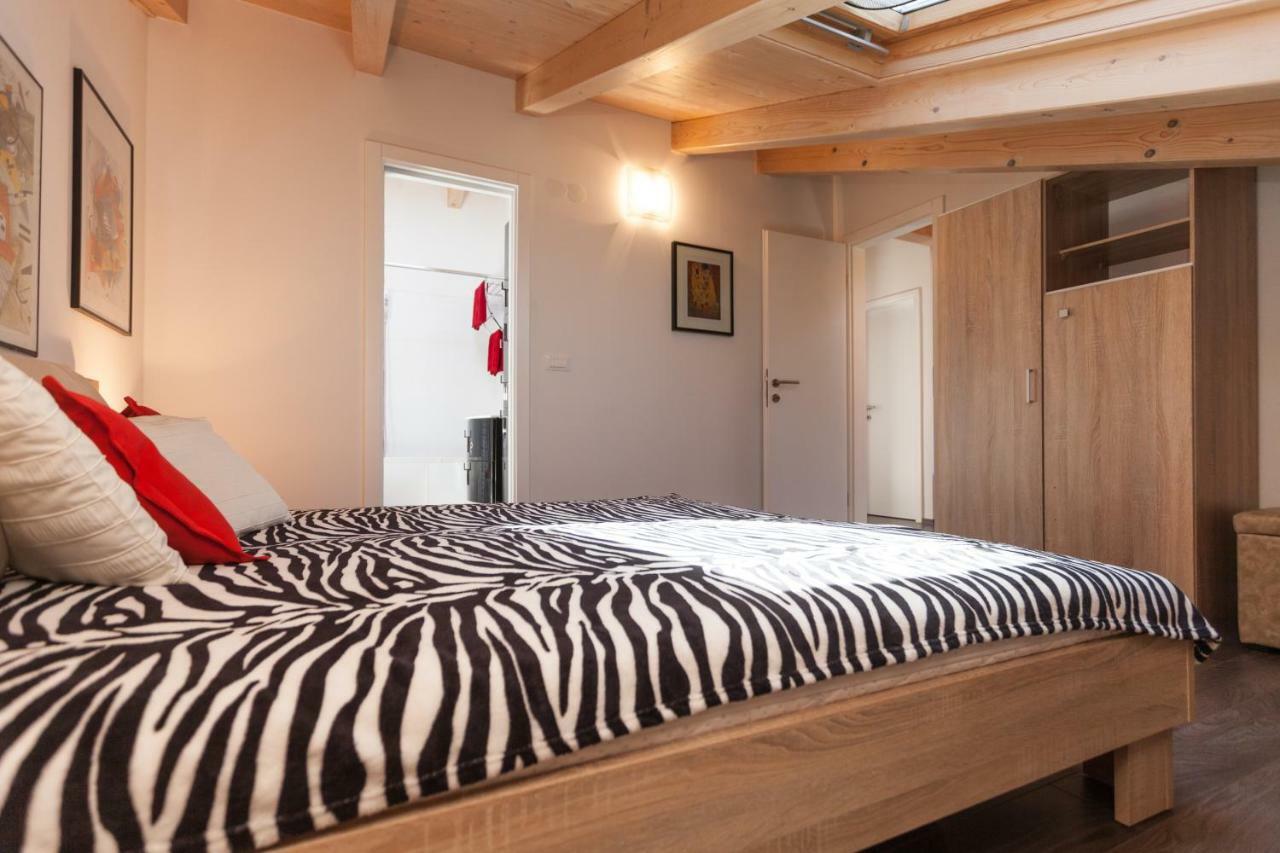 Apartment Frida โรวีน ภายนอก รูปภาพ