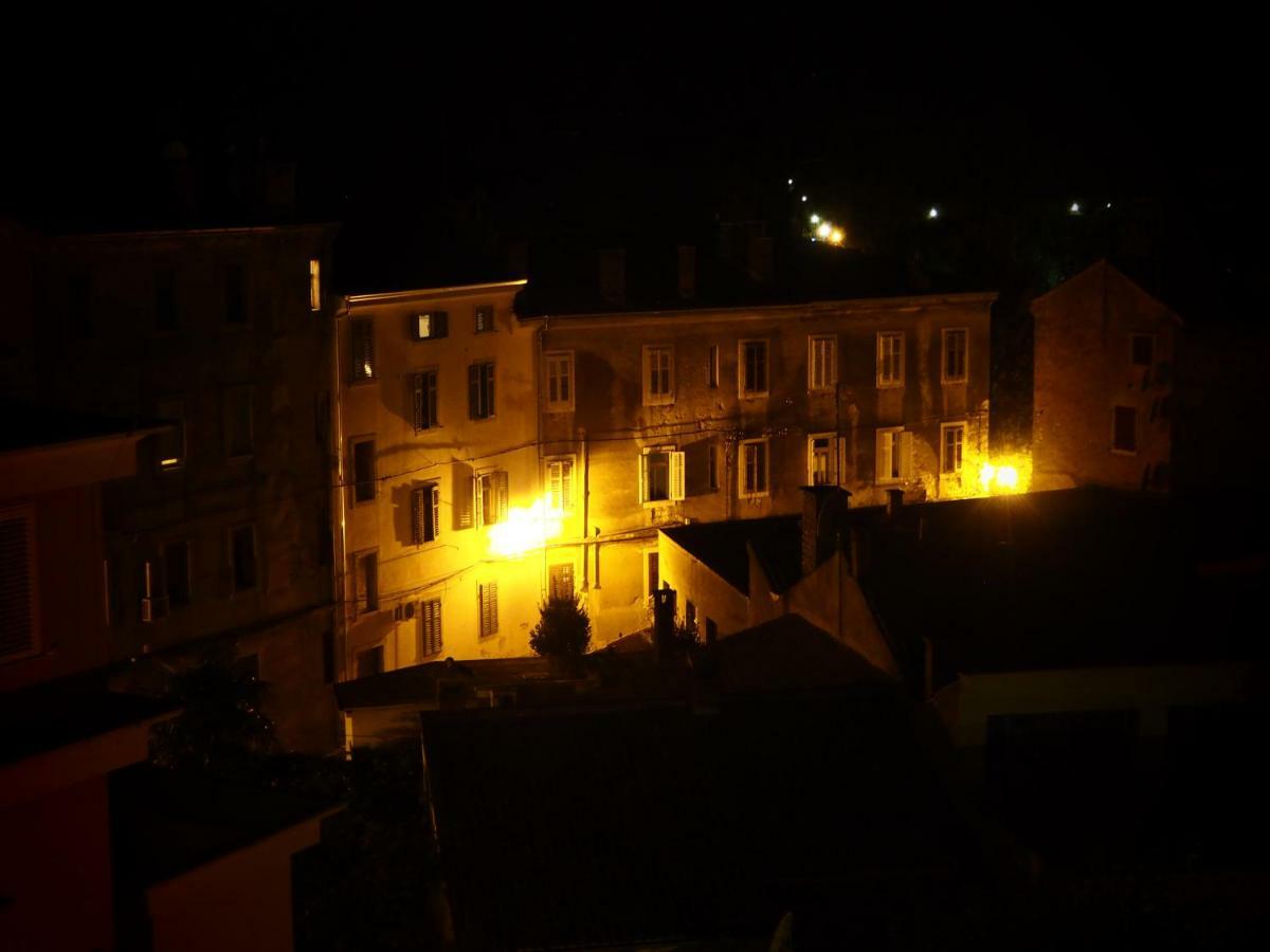 Apartment Frida โรวีน ภายนอก รูปภาพ
